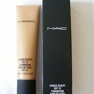 MAC Studio Sculpt Foundation NC35 - New in Box!!